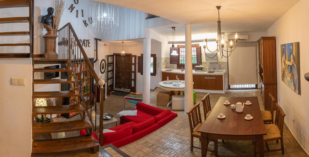 El Pensamiento Duplex Apartment Ronda Luaran gambar